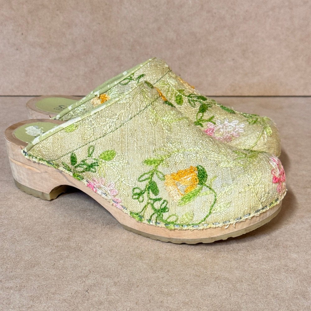 Sanita Embroidered Floral Clogs Womens 38 Green Wood Platform Boho Cottagecore